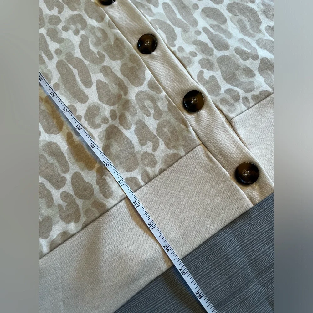 NWT Mud Pie Cream Tan Leopard Animal Print Lightweight Cardigan Sweater - Picture 4 of 6